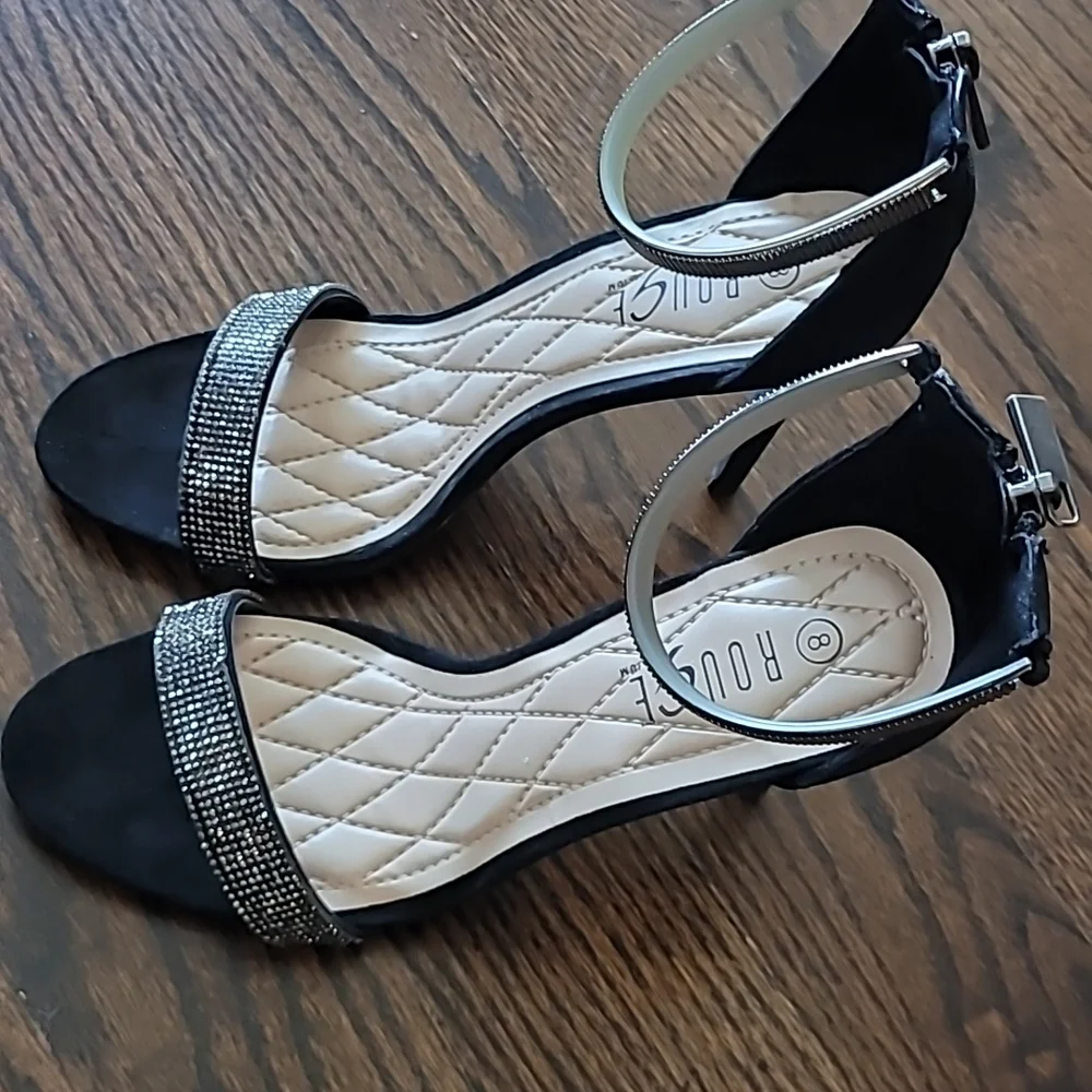 Heels - Picture 1 of 3